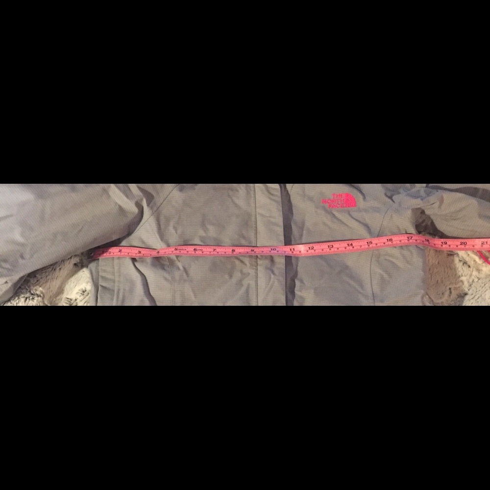 NORTH FACE Rain Jacket - Picture 7 of 7